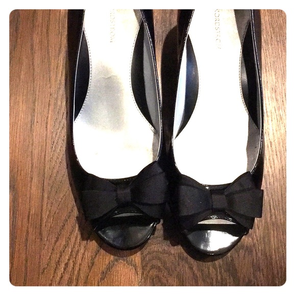 Girls Nordstrom Black Patent Bow Wedges - Picture 1 of 6